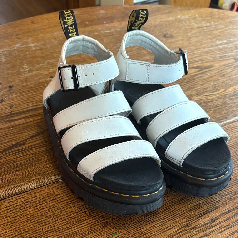 Dr. Marten’s Blaire White Size 6 Women’s
